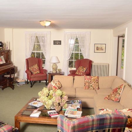 Windflower Inn Great Barrington Exterior foto