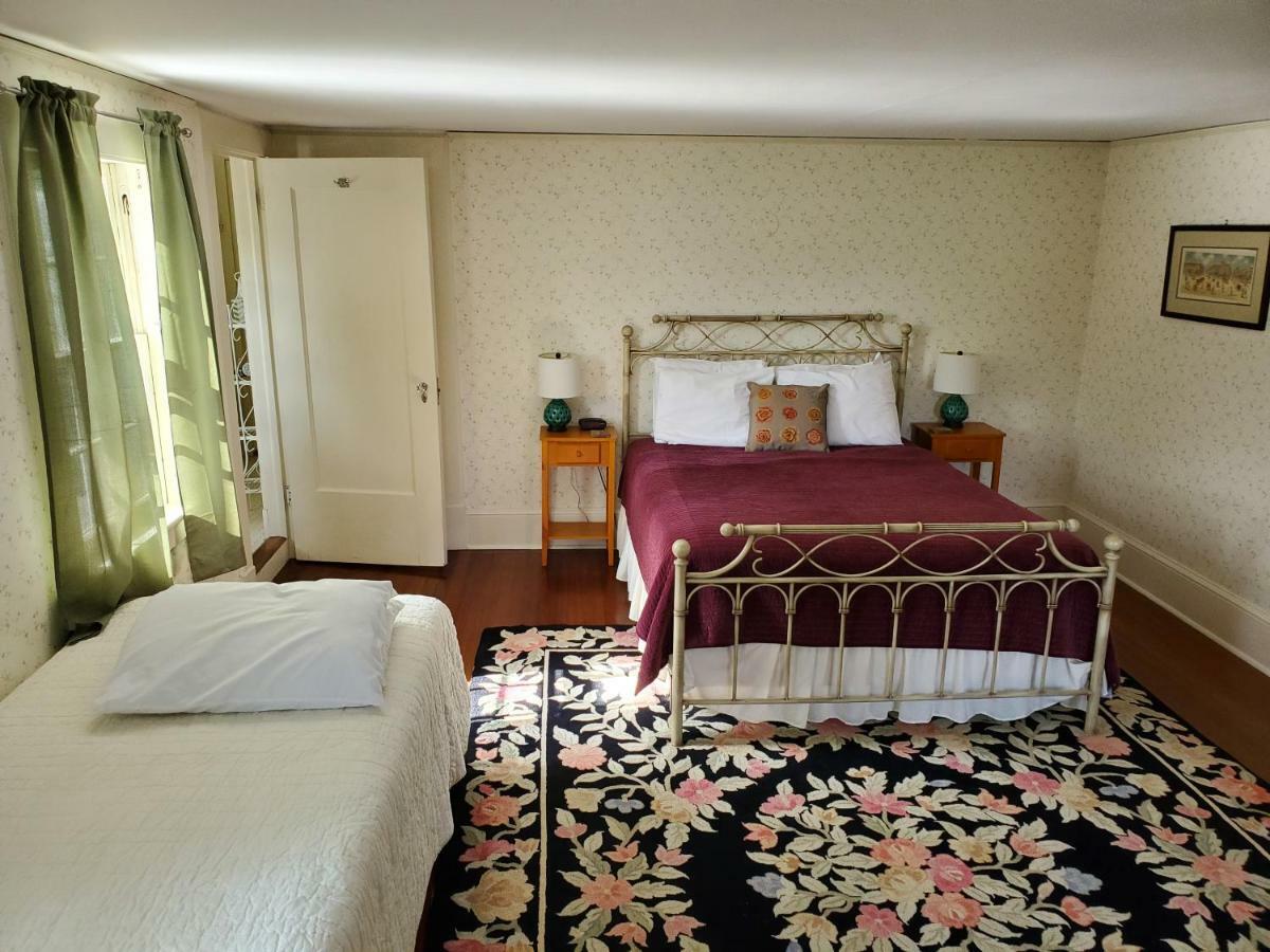 Windflower Inn Great Barrington Exterior foto